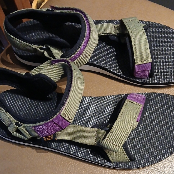 Teva Shoes - Teva Olive and Violet Adventure Sandals